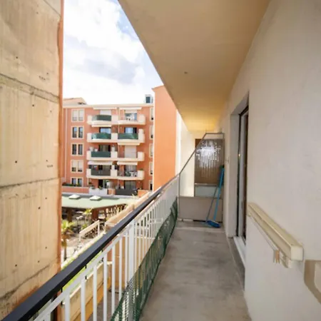 For 2 People In A Cozy شقة Saint-Raphaël