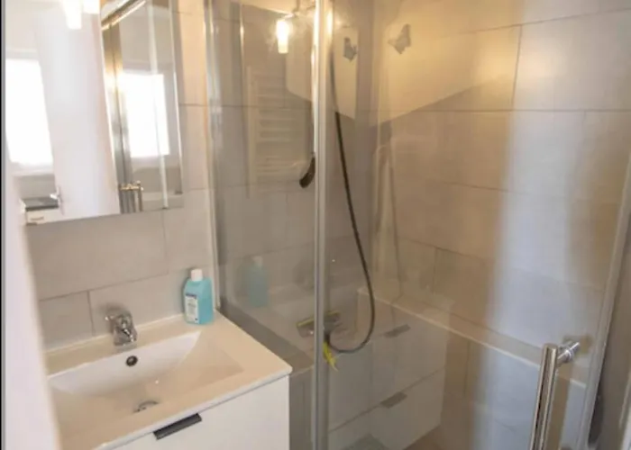 For 2 People In A Cozy Daire *